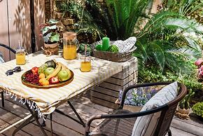 Modern-Rustic Haven in the City by Sea N Rent