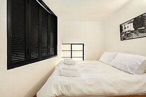 Modern-Rustic Haven in the City by Sea N Rent