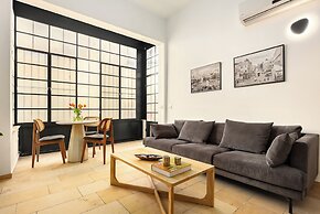 Modern-Rustic Haven in the City by Sea N Rent