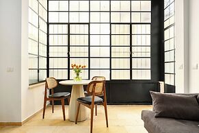 Modern-Rustic Haven in the City by Sea N Rent