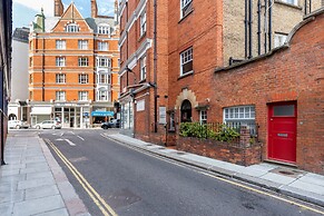 Distinctive apartment for 3 with mezz