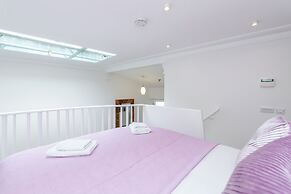 Distinctive apartment for 3 with mezz