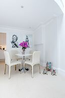 Distinctive apartment for 3 with mezz