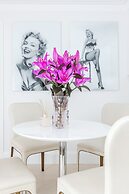 Distinctive apartment for 3 with mezz