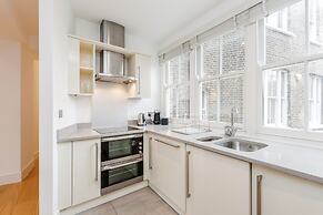 Stylish 3 Bed 3 bath in Kens High St