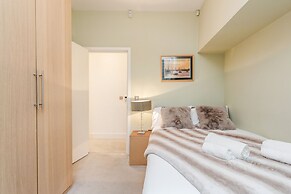 Stylish 3 Bed 3 bath in Kens High St