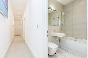 Stylish 3 Bed 3 bath in Kens High St