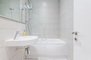 Stylish 3 Bed 3 bath in Kens High St