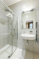 Stylish 3 Bed 3 bath in Kens High St