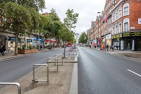 Stylish 3 Bed 3 bath in Kens High St