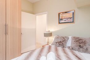 Stylish 3 Bed 3 bath in Kens High St