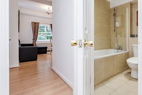 Kings Road Apartments