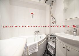 WINWINSTAY Old Town City Apartment