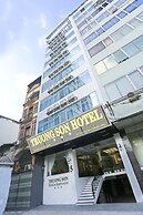 OYO 417 Truong Son Hotel