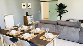 Large Art Deco Flat 100m2 in City Center - Parking