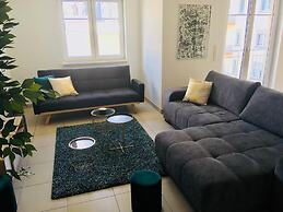 Large Art Deco Flat 100m2 in City Center - Parking