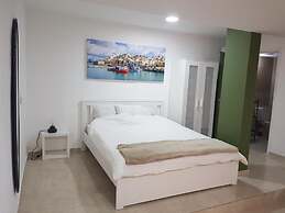 Large Beautiful Studio in Old Jaffa