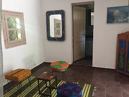 Picturesque Studio Apartment