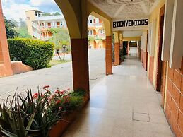 Hotel Real Classic Inn