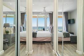 Dolphin Beach H106