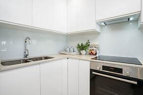 Dolphin Beach H106