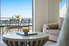 Dolphin Beach H106