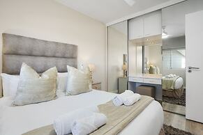 Dolphin Beach H106