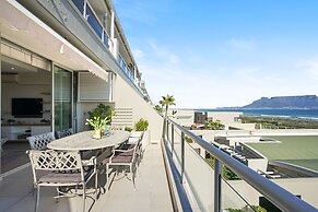 Dolphin Beach H106