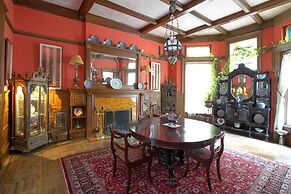 Suites in a Manhattan Mansion