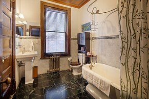 Suites in a Manhattan Mansion