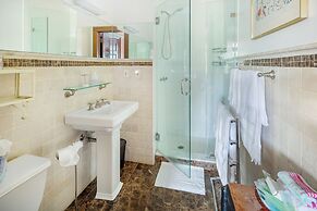 Suites in a Manhattan Mansion