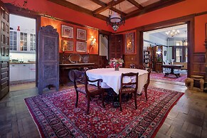 Suites in a Manhattan Mansion