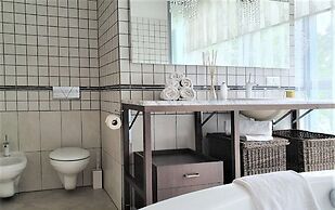 WINWINSTAY Exclusive Apartments by River Daugava