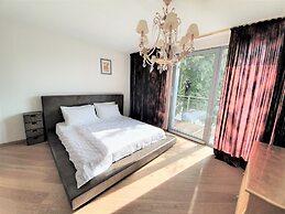 WINWINSTAY Exclusive Apartments by River Daugava