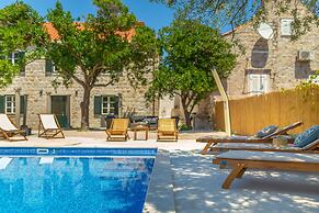 Hedera Estate, Villa Hedera IV