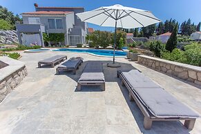 Green Hills Apartment