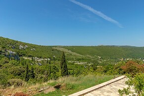 Green Hills Apartment