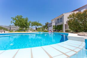 Green Hills Apartment