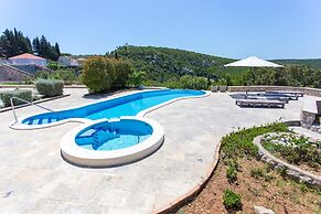 Green Hills Apartment