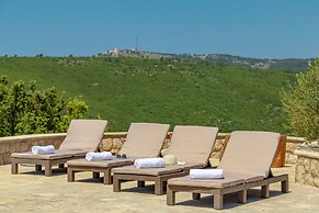 Green Hills Apartment