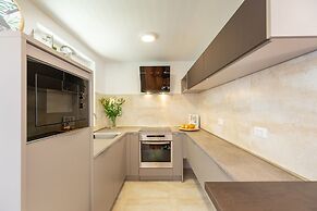 Green Hills Apartment