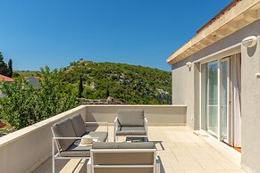 Green Hills Apartment