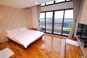 Sanyi House