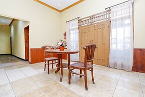 OYO 1312 Graha Wisata Hotel