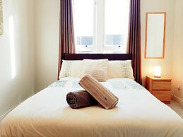 Warm Cosy Family Home With Free Parking