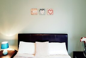 Warm Cosy Family Home With Free Parking