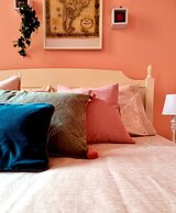 Vibrant Spacious Apartment In West End