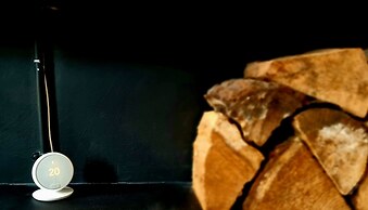 Vibrant Spacious Apartment In West End