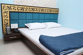 Hotel Shri Karani Vilas