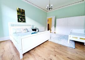 Spacious Apartment In Glasgow